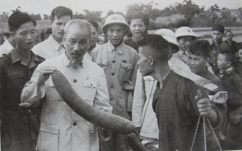 90 năm vẻ vang của Đảng chân chính cách mạng

